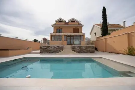 Villa en Benalmádena Costa 5 Dormitorios Cerca del Mar