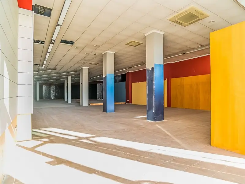 Local en Venta en Reus 57m2 Avda Sant Bernat Calbo