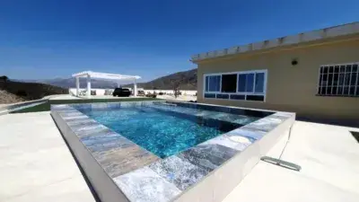 Finca Rústica en Gorgoracha con Piscina Privada y Vistas