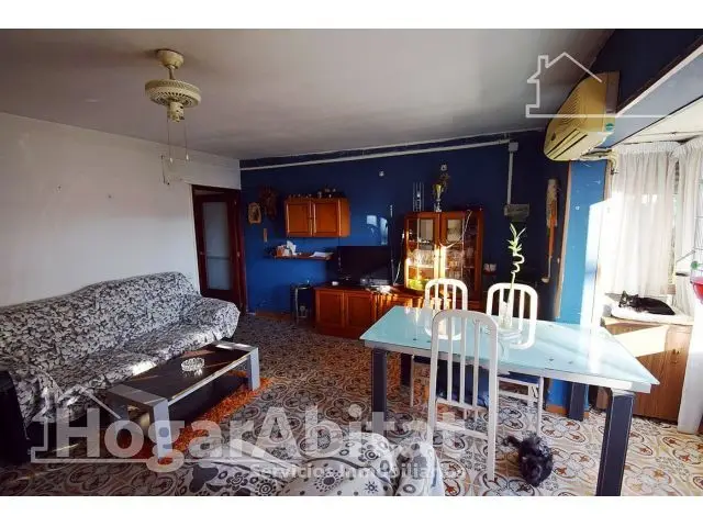 Casa Amplia con Terraza y Trastero Cerca del Centro