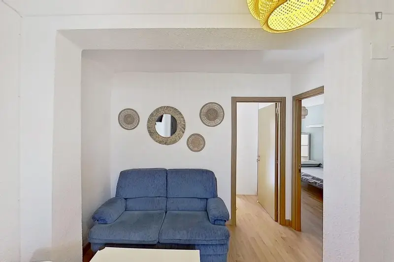 Habitacion con balcon para estudiantes y profesionales