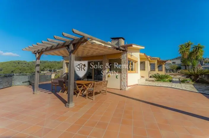 Villa de Lujo 4 Dormitorios Santa Susanna