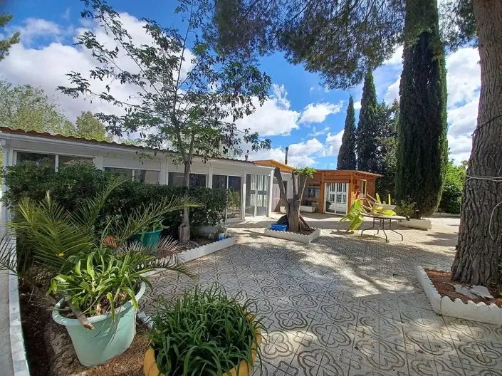 Villa de 5 Dormitorios en Sax