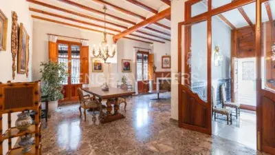 Apartamento en Carlet con 4 habitaciones 3 baños y patio 50m2