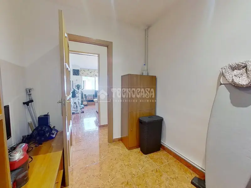 Piso Reformado en Les Termes con Terraza de 40m²