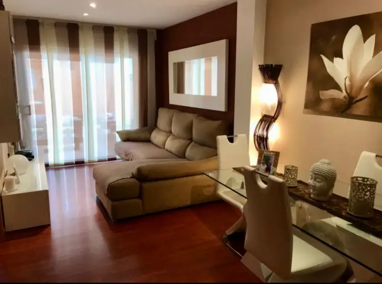 Piso en Mataró con Terraza de 75m² y 2 Habitaciones