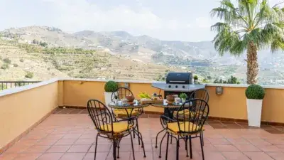 Casa Adosada en Fuentes de Almuñécar con Piscina y Jardín