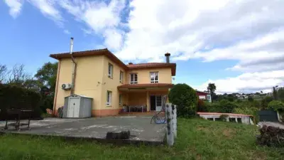 Chalet en Venta en Cambre Santa Maria 4 Dormitorios 3 Banos