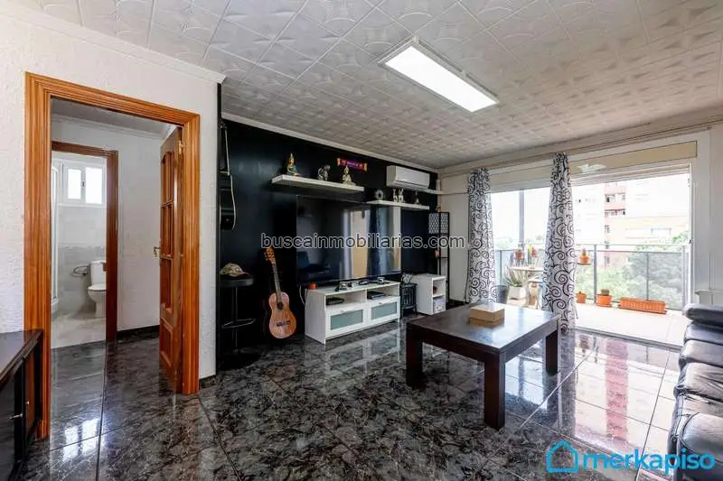 Atico en venta en El Gornal Gran Via a 7 min de Barcelona