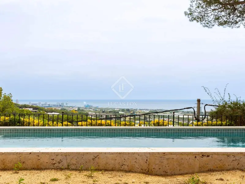 Chalet en Venta Montcabrer Cabrils Vistas al Mar Piscina 4 Dormitorios