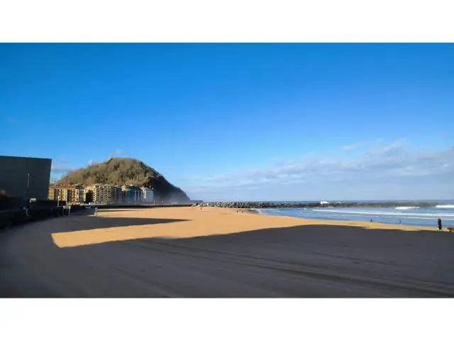 Local Comercial con Salida de Humos en Gros Cerca de la Playa