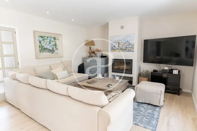 Casa en Venta Son Sardina: Moderna Finca con Piscina y Apartamento