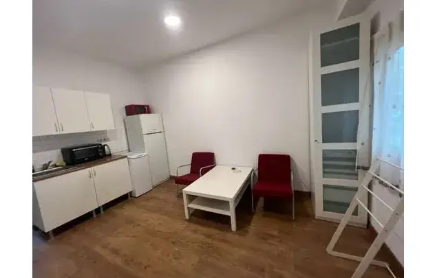 Estudio Amueblado en Barcelona Planta Baja con Aire Acondicionado