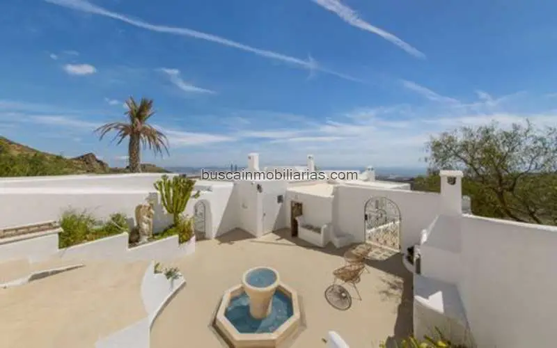 Cortijo en Venta Vera: Finca con Encanto y Vistas al Mar