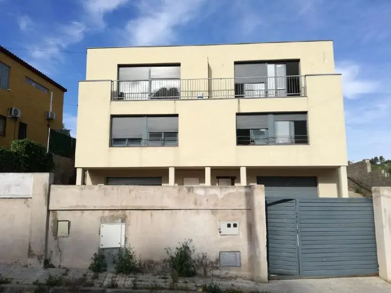 Venta Piso con patio en Piera