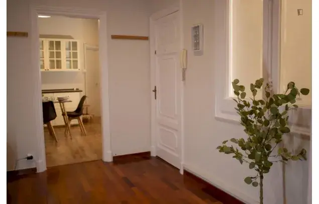 Apartamento 6 Dormitorios Sarria Alquiler 3-24 Meses