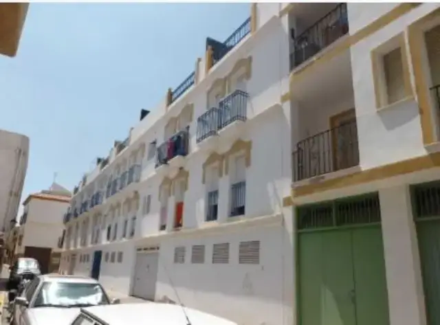 Piso en venta en Calle Calderon Garrucha Almeria