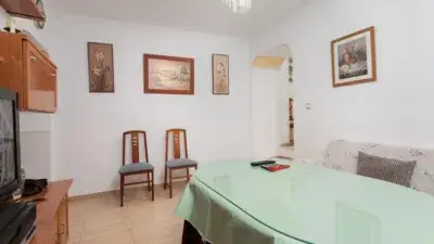 Chalet en Venta en Cantarrana Ardales 4 habitaciones 240m2