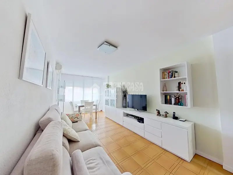 Piso 3 habitaciones balcon El Carmel Barcelona