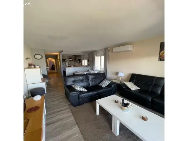Apartamento Reformado en Roses con Vistas al Canal