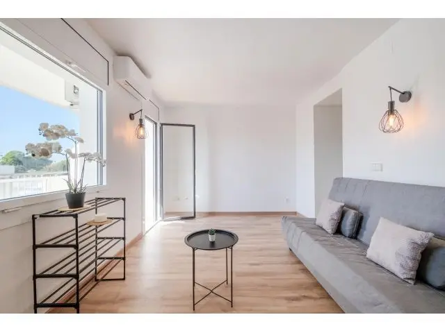 Estudio con Terraza en Santa Margarita Roses