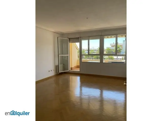 Alquiler piso amplio con ascensor garaje y trastero