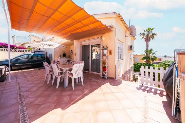 Villa 4 Dormitorios en Venta cerca de la Playa