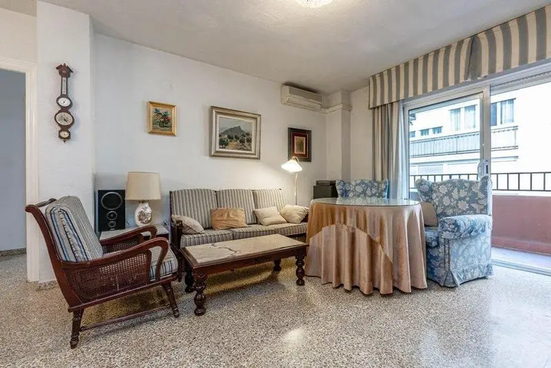 Apartamento 6 Dormitorios Centro Granada Plaza Gracia