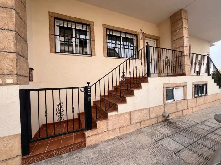 Apartamento 3 Dormitorios Almorad	 Sadri	 n