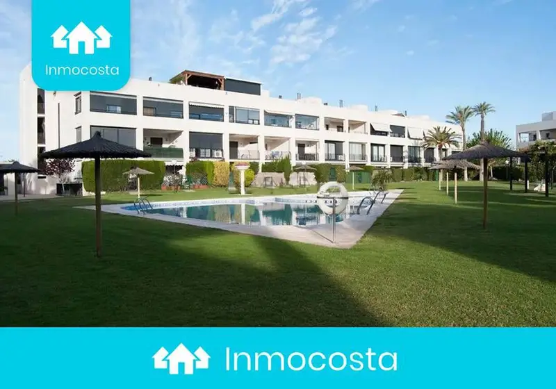 Bungalow en Playa San Juan con Golf y Piscina