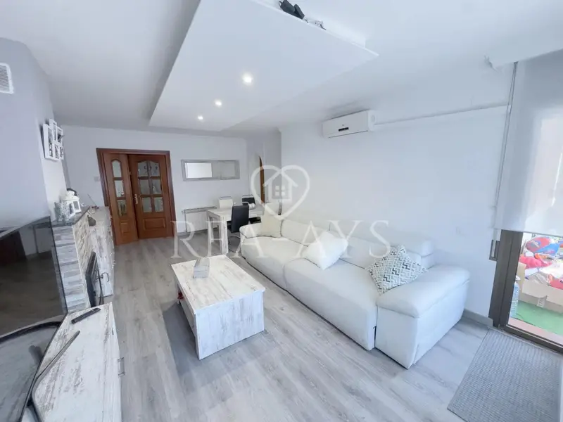 Piso en venta en Sant Andreu de la Barca, Barcelona