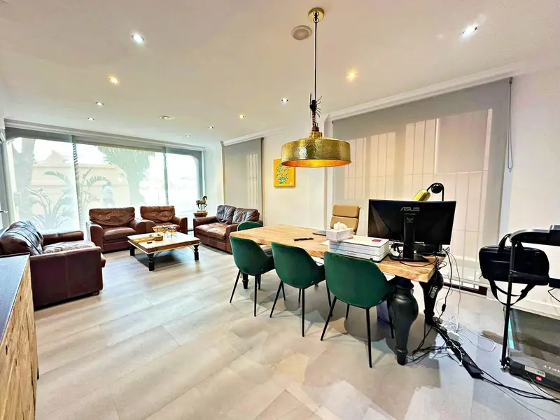 Oficina en Venta Milla de Oro Estepona Cerca de la Playa