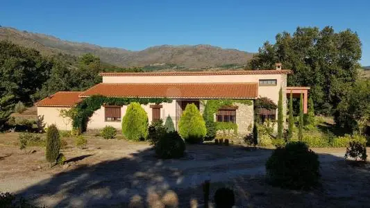 Chalet en venta cerca del centro de Valverde del Fresno