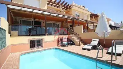 Casa Pareada en Primera Linea de Playa con Piscina Privada