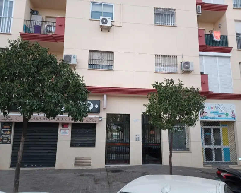 Local en Venta Dos Hermanas 44m2 Calle San José Calasanz
