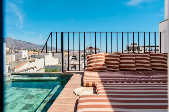 Adosado 3 Dormitorios San Pedro Centro: Azotea Privada y Piscina