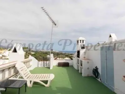 Casa Adosada con Apartamento en Nerja Cerca de la Playa