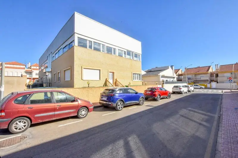 Gimnasio y Centro Bienestar con Residencia 3 Dormitorios en Aguilas