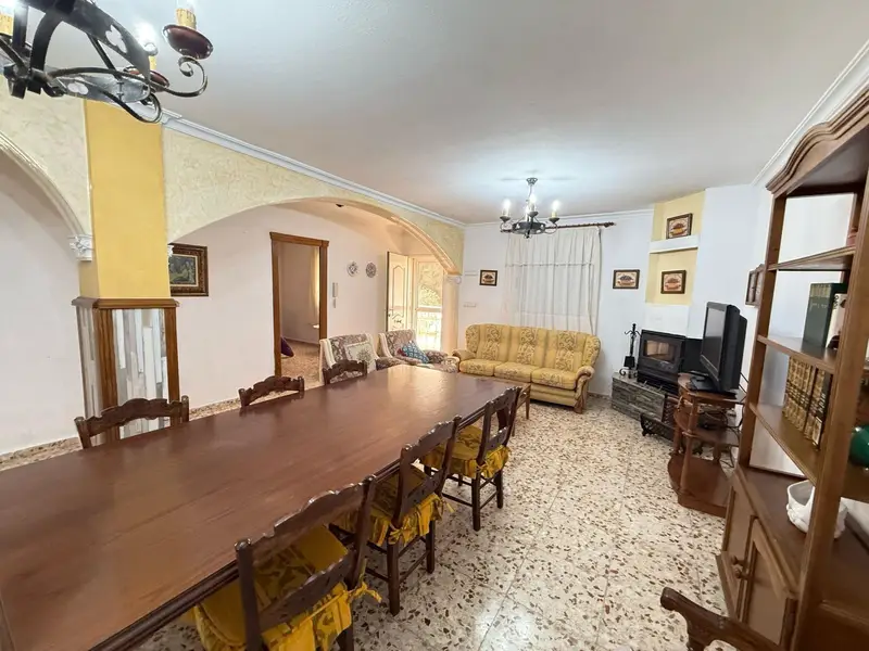 Chalet con Piscina y Terraza en Crevillent