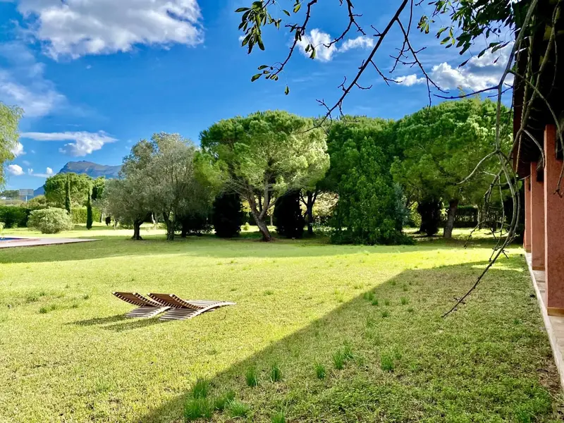 Finca Rústica en Denia 330m2 con Piscina y 13000m2 de Terreno
