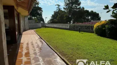 Chalet en Cala Sant Francesc con Vistas al Mar y Licencia Turistica
