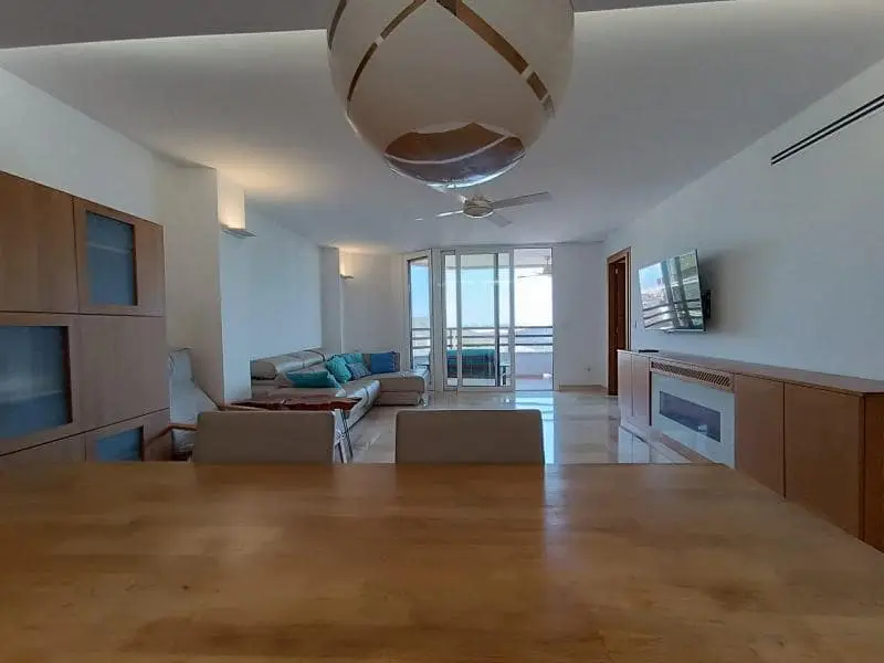 Apartamento en Portixol con Vistas al Mar y Garaje
