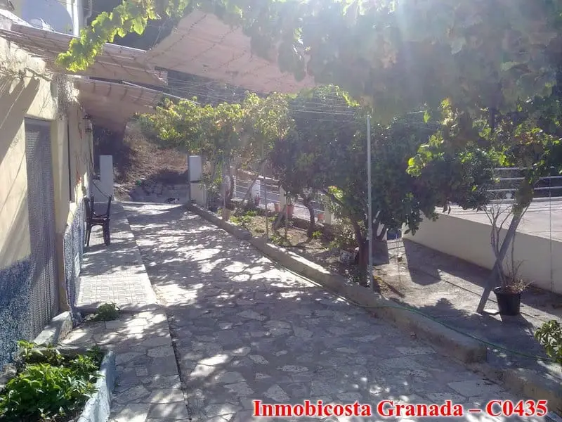 Casa en Venta en La Rabita Gran Propiedad Cerca de la Playa