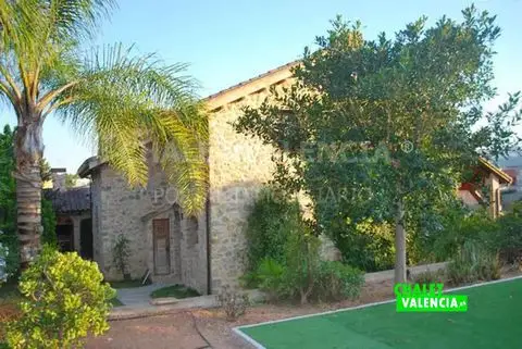 Chalet Turistico Pedralba 300m2 6 Dormitorios Piscina