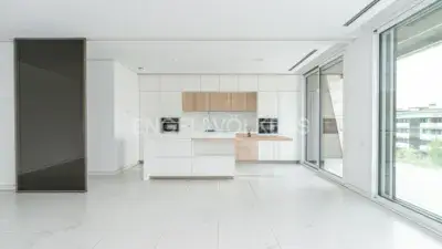 Apartamento de Lujo en Pozuelo de Alarcón con Vistas al Campo de Golf
