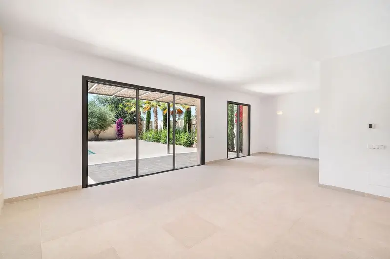 Casa en Venta Ses Salines Mallorca: Vistas al Mar y Lujo