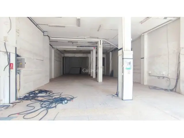 Local Comercial 400m2 Diafano Clot