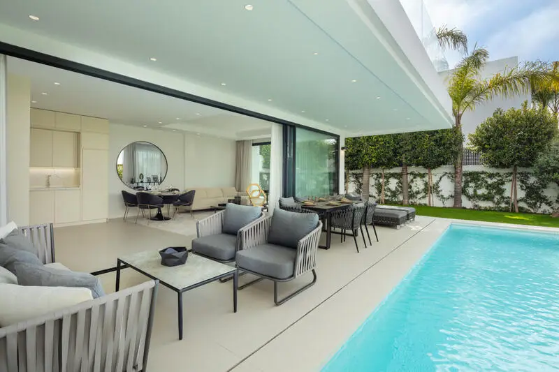 Villa Moderna en Marbella 3 Dormitorios