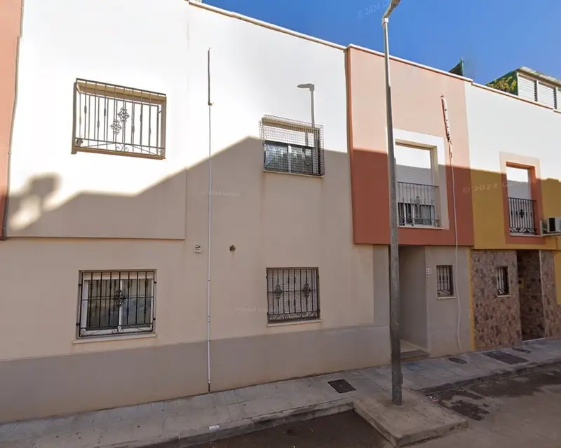 Casa Unifamiliar 143m2 4 habitaciones 2 baños Níjar