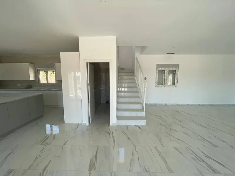 Chalet 6 Dormitorios Pinoso Villa Nueva Construccion